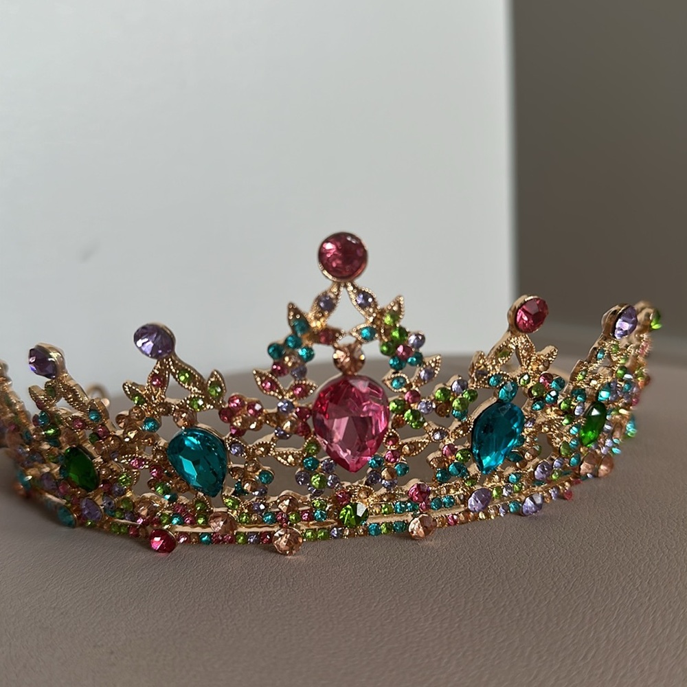 Multicolor Crown - Picture 6 of 6